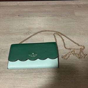 Kate Spade Emerald and Mint Scalloped Crossbody Wallet on Chain Gemma